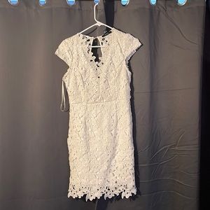 White flower backless dress